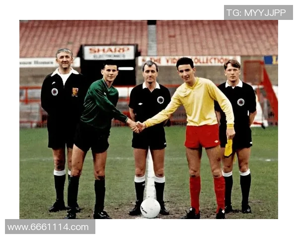 足球明星们的性瘾揭秘：光鲜背后的隐秘生活与情感纠葛